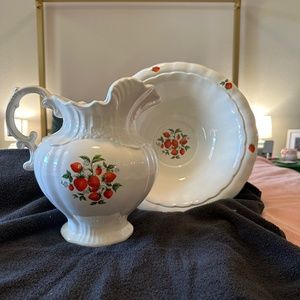 Very large, very nice Strawberry pitcher and basin